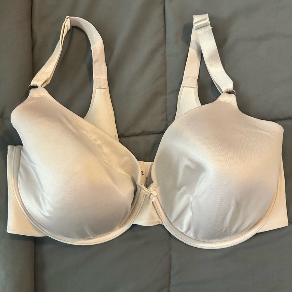 Vanity Fair Beige Underwire Bra | Size 38DD | Read Description